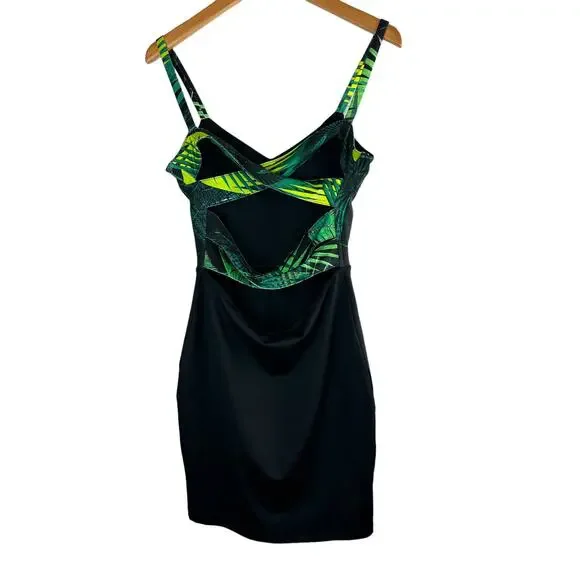 NWT Fabletics Malindi Criss Cross Cut Out Strappy Dress Green Black Leaves Small - Picture 2 of 14